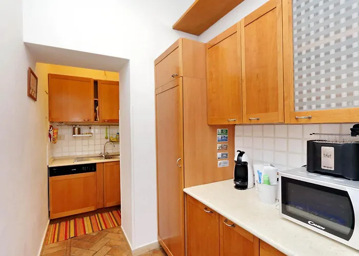 Piazza Mattei Elegant | Romeloft Apartamento